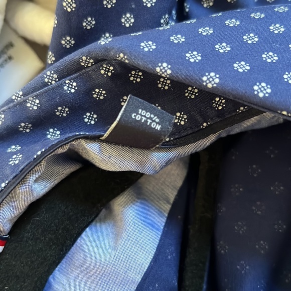 Tommy Hilfiger shirt. - Picture 5 of 5